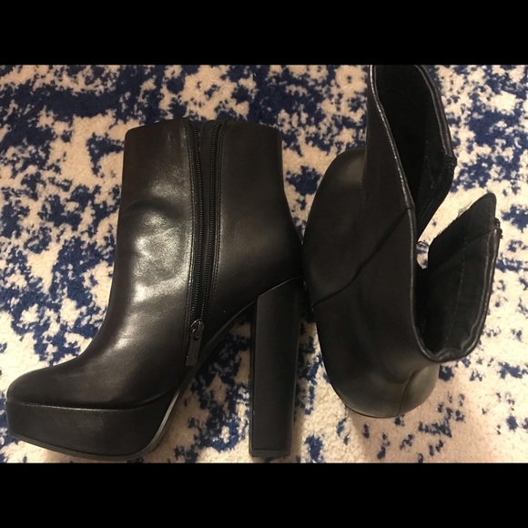 Jessica Simpson Tall Heeled Leather Black Boots Size 7.5 - Picture 11 of 12